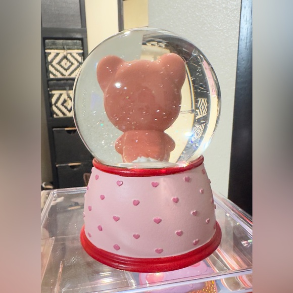 Sanrio Hello Kitty Snow Globe - Picture 3 of 4